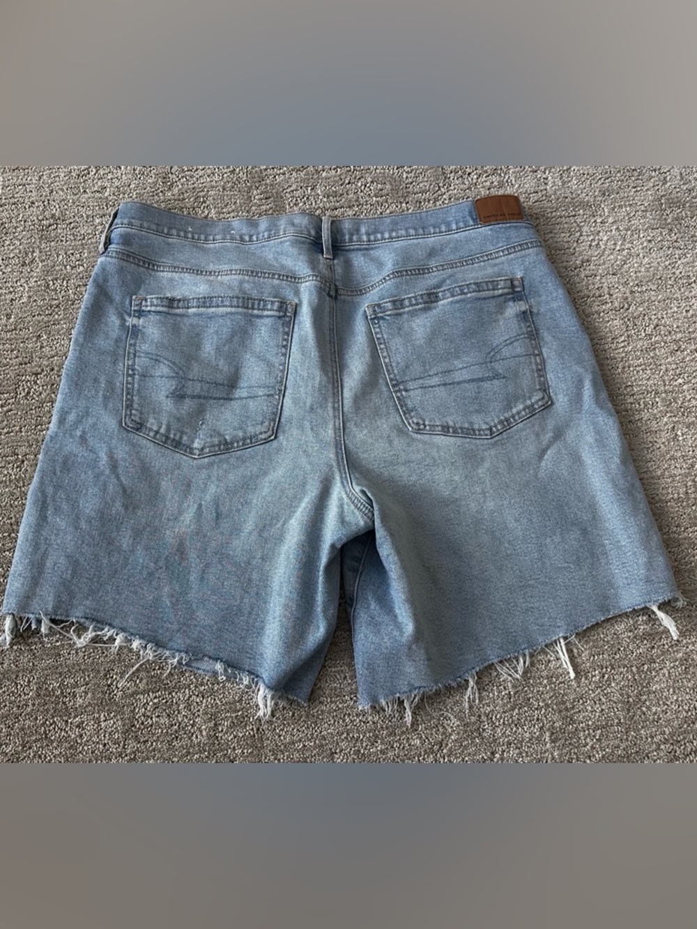 American Eagle Outfitters Light Wash Frayed Denim Shorts - Picture 2 of 6